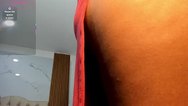 ZahraRose online show from April 25, 1:41 pm