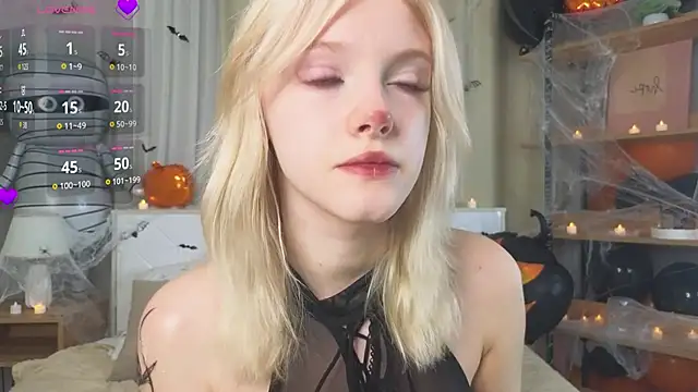 EdlaHewell online show from October 31, 1:28 am