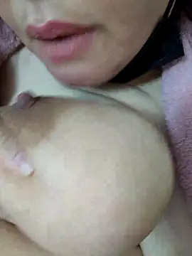 Snapshot of Loly2025 chatting on February 19, 9:58 pm Loly2025 online show from February 19, 9:58 pm