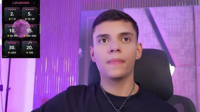 JacobRoberts1 online show from November 29, 9:40 pm