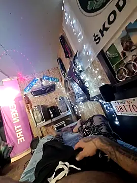 Snapshot of Feca657 chatting on November 11, 11:05 pm Feca657 online show from November 11, 11:05 pm