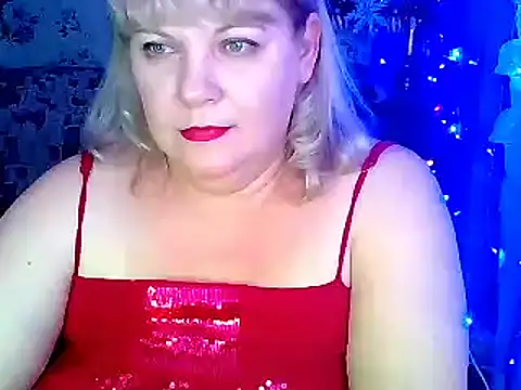 Snapshot of FlowerButterf chatting on December 25, 8:07 pm FlowerButterf online show from December 25, 8:07 pm