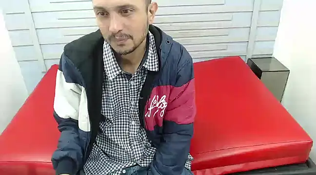 Snapshot of JhonTorres018 chatting on February 27, 7:15 pm JhonTorres018 online show from February 27, 7:15 pm