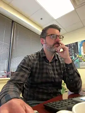 Snapshot of plaintreebull chatting on May 6, 2:33 pm plaintreebull online show from May 6, 2:33 pm