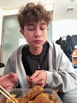 Snapshot of QR666dkk chatting on March 10, 7:32 am QR666dkk online show from March 10, 7:32 am