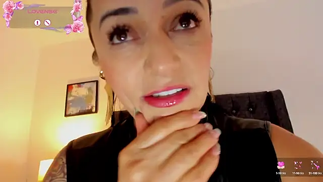 Snapshot of Skay_Hot chatting on January 26, 6:37 pm Skay Hot online show from January 26, 6:37 pm