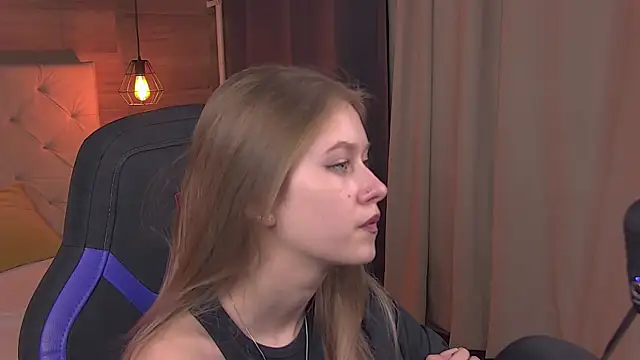 EveMundie online show from February 22, 3:36 pm