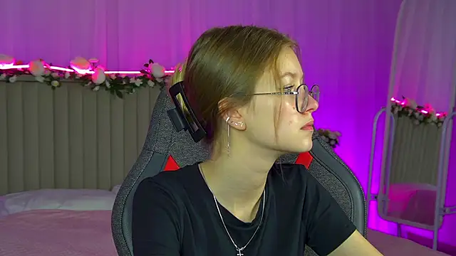 EveMundie online show from September 10, 6:24 am