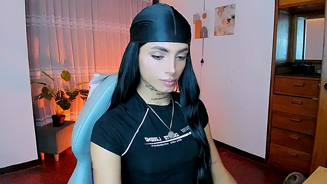 Snapshot of nilam_valker chatting on June 13, 3:48 am nilam valker online show from June 13, 3:48 am