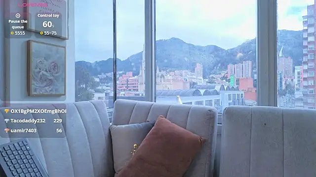 Snapshot of Ivanna_West chatting on June 3, 2:33 pm Ivanna West online show from June 3, 2:33 pm