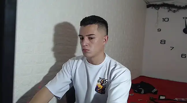 Snapshot of CamiloBeltran_ chatting on March 21, 7:35 pm CamiloBeltran online show from March 21, 7:35 pm