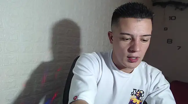 Snapshot of CamiloBeltran_ chatting on March 22, 6:25 pm CamiloBeltran online show from March 22, 6:25 pm