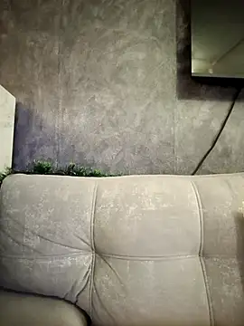 Snapshot of EmmaSulivan chatting on December 15, 7:01 am EmmaSulivan online show from December 15, 7:01 am