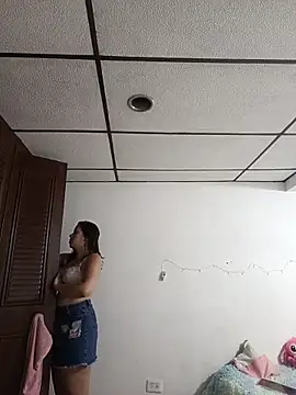 EmmaSulivan online show from April 27, 10:57 am