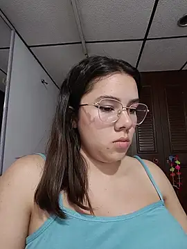 Snapshot of EmmaSulivan chatting on May 13, 10:17 pm EmmaSulivan online show from May 13, 10:17 pm