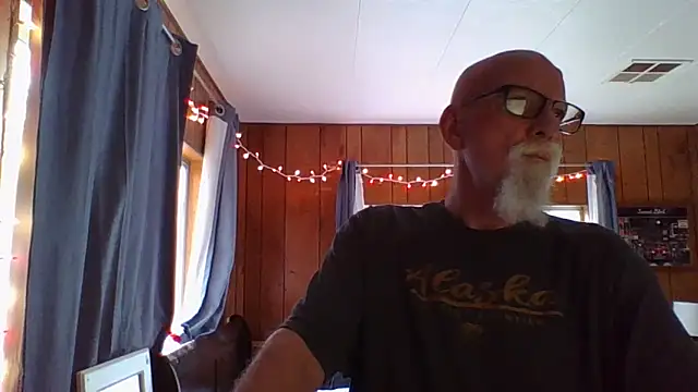 Snapshot of mayas_husband chatting on February 15, 6:44 pm mayas husband online show from February 15, 6:44 pm