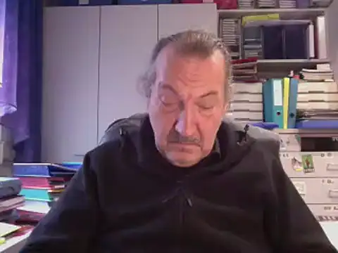 Snapshot of HMStraps01 chatting on December 6, 1:55 pm HMStraps01 online show from December 6, 1:55 pm