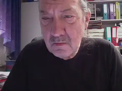 Snapshot of HMStraps01 chatting on February 12, 7:23 am HMStraps01 online show from February 12, 7:23 am