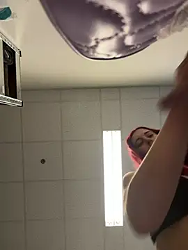 sexymelli18 online show from July 21, 3:25 pm