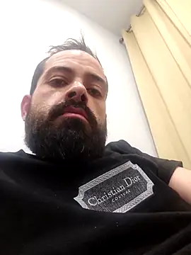 guccititi online show from November 11, 9:09 am