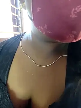 Snapshot of deepikasree chatting on February 20, 2:40 am deepikasree online show from February 20, 2:40 am