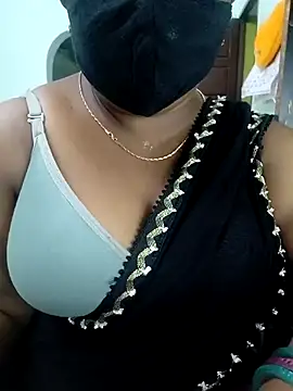 Snapshot of deepikasree chatting on September 18, 6:43 pm deepikasree online show from September 18, 6:43 pm