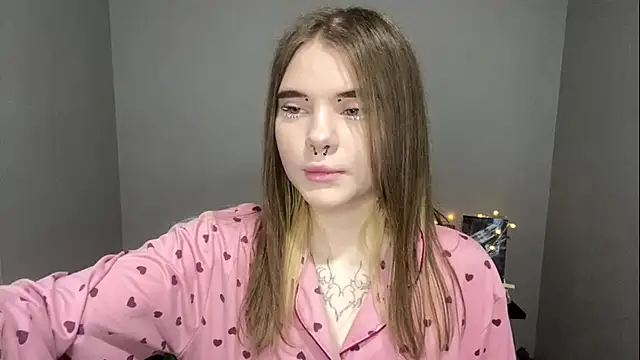 CarolinePepper online show from March 4, 5:13 pm