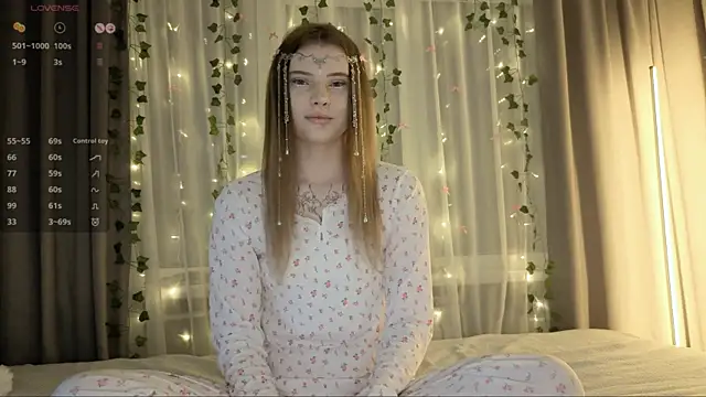 CarolinePepper online show from February 1, 2:15 pm