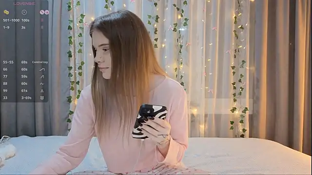 CarolinePepper online show from February 11, 2:11 pm