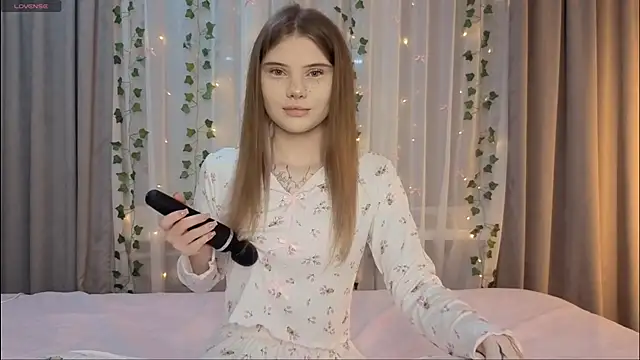 CarolinePepper online show from February 19, 1:40 pm