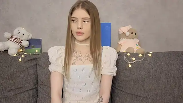 Snapshot of CarolinePepper chatting on May 31, 1:18 pm CarolinePepper online show from May 31, 1:18 pm