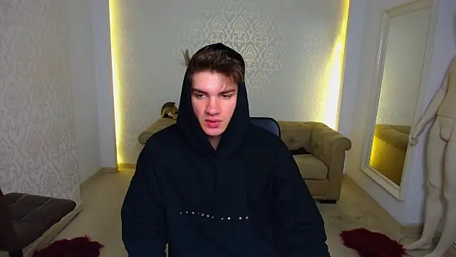 MaxKaiden online show from January 17, 5:45 am