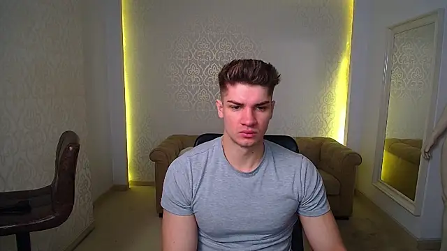 MaxKaiden online show from February 5, 5:45 am