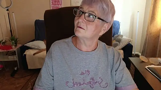 Sandra Snowflake online show from June 16, 12:08 pm