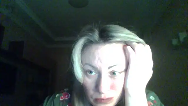 Snapshot of Mary888x chatting on March 3, 8:54 pm Mary888x online show from March 3, 8:54 pm