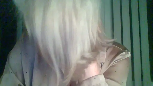 Snapshot of Mary888x chatting on March 16, 7:49 pm Mary888x online show from March 16, 7:49 pm