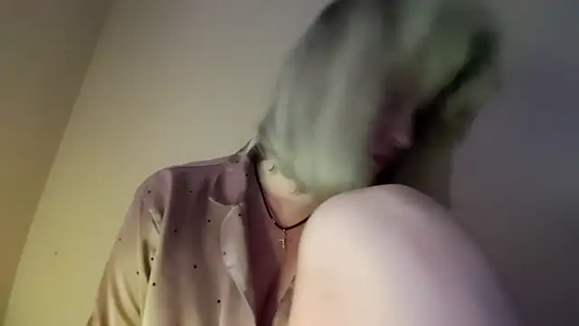 Snapshot of Mary888x chatting on September 18, 3:36 pm Mary888x online show from September 18, 3:36 pm