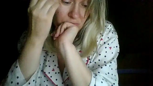 Snapshot of Mary888x chatting on June 10, 7:02 pm Mary888x online show from June 10, 7:02 pm
