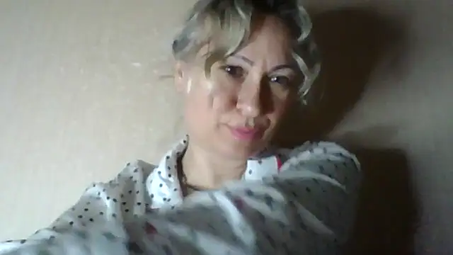 Snapshot of Mary888x chatting on June 12, 6:29 pm Mary888x online show from June 12, 6:29 pm