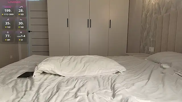 minamoons online show from March 22, 2:05 am