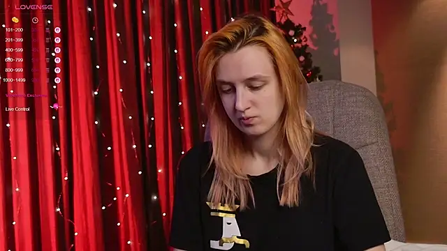 aishiro online show from December 18, 1:39 pm