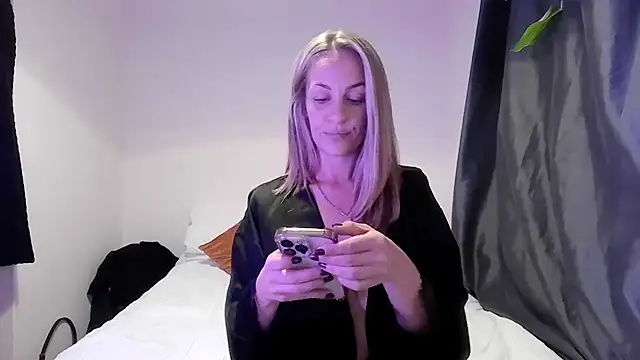 Edenfox- online show from September 21, 8:21 pm