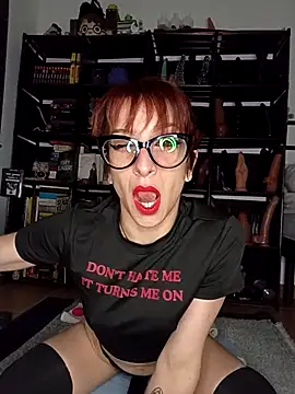 Snapshot of MirianaB chatting on November 23, 10:20 pm MirianaB online show from November 23, 10:20 pm