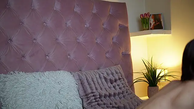 MaiaMini online show from November 12, 9:03 pm