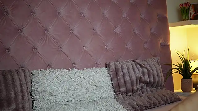 MaiaMini online show from January 13, 8:58 pm