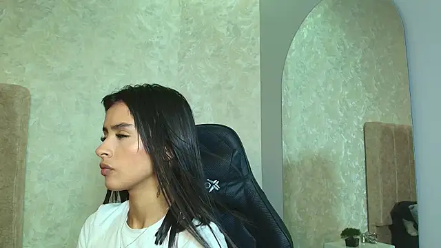 Snapshot of katia_foxxx_ chatting on May 26, 5:31 pm katia foxxx online show from May 26, 5:31 pm