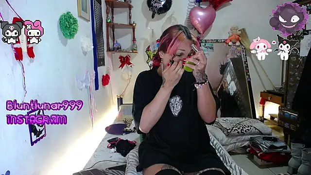 purplekattlyn online show from March 5, 8:00 pm