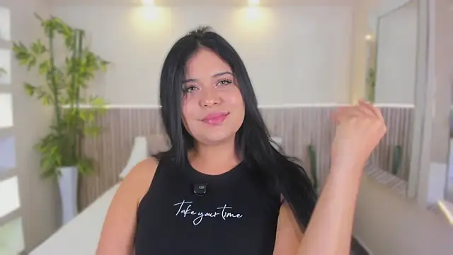GeorginaReyes online show from April 27, 10:41 pm