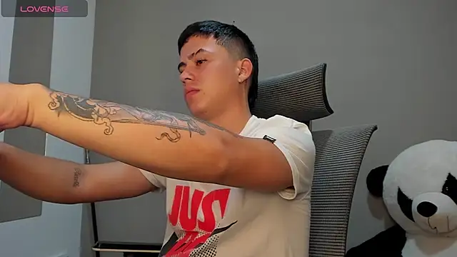 mattiwsmorris  online show from November 12, 1:44 pm