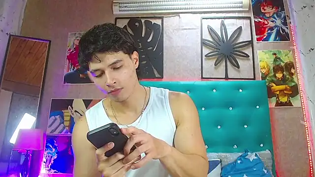 LiamAndrewzz online show from October 30, 6:19 pm